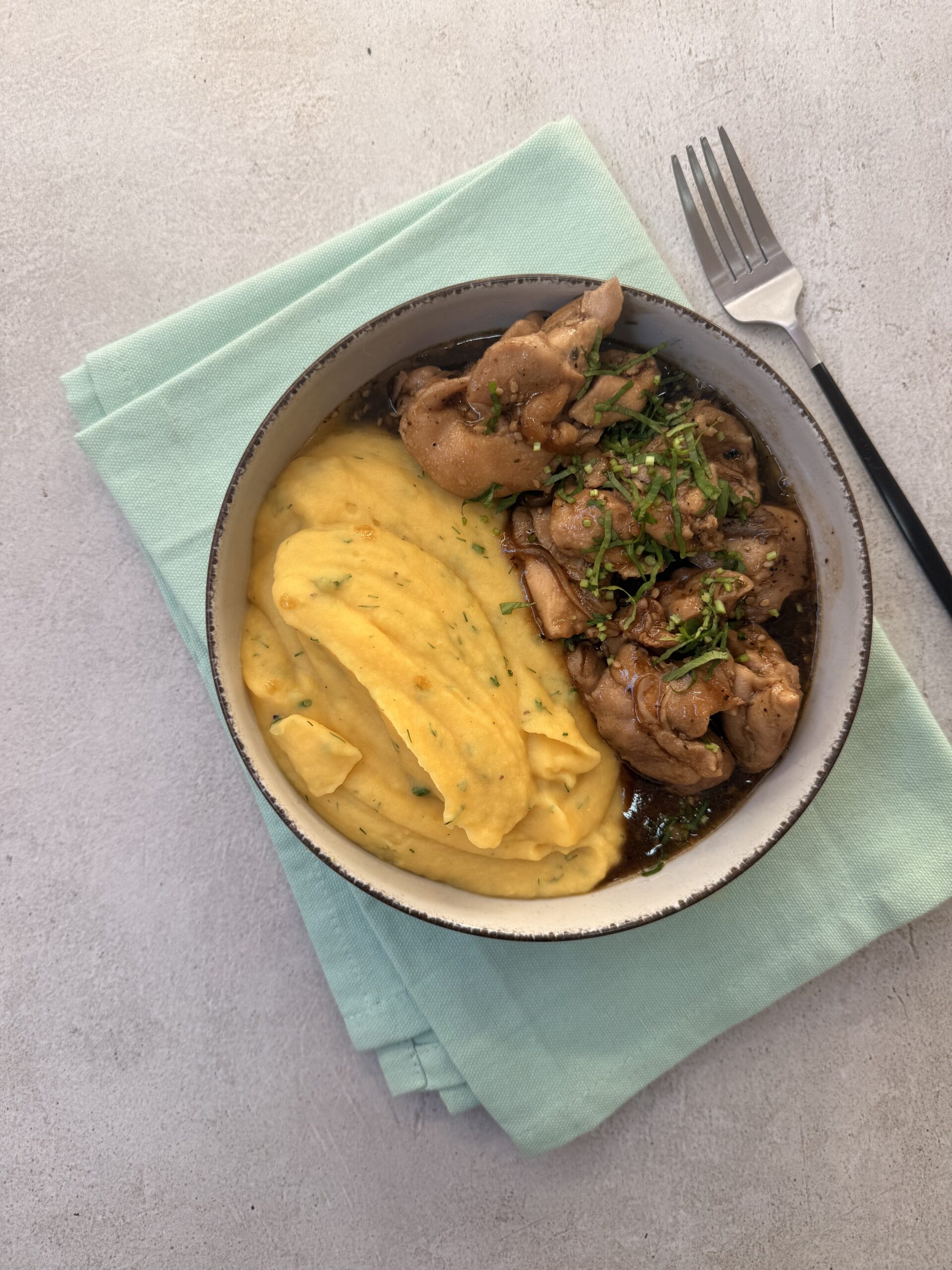 RAGÚ TERIYAKI CON CHAMPIÑONES Y PURÉ DE CALABAZA